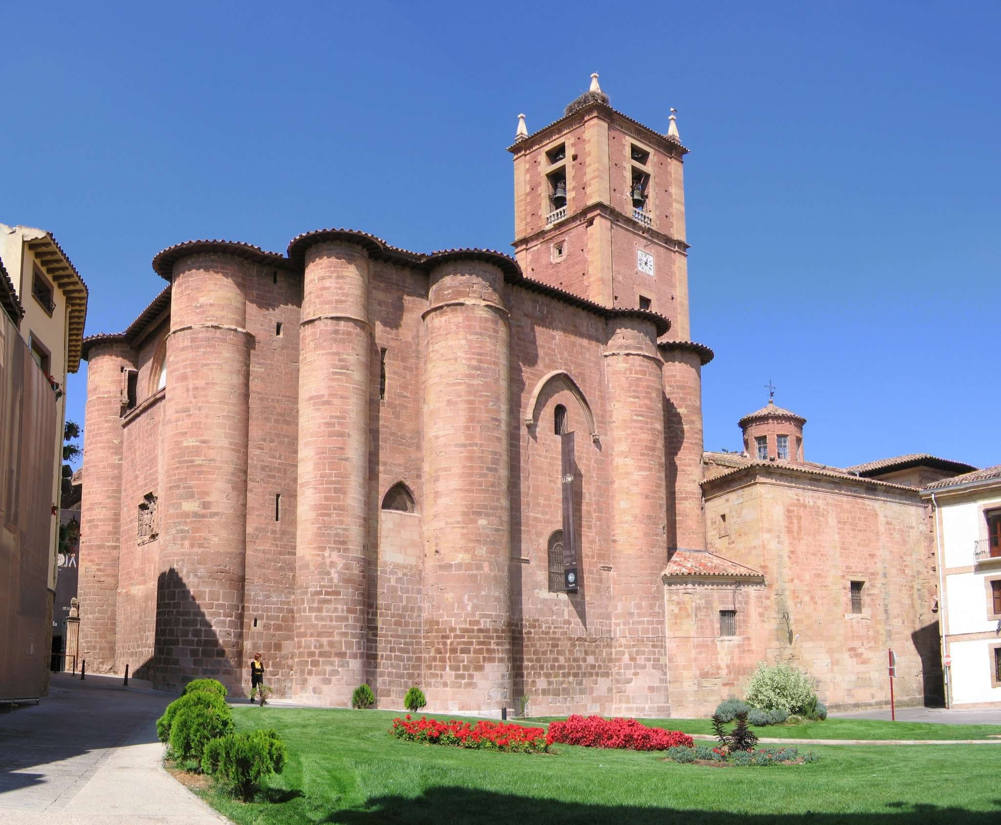 Monastère Santa María la Real de Nájera, église et falaise de grès, La Rioja, Espagne