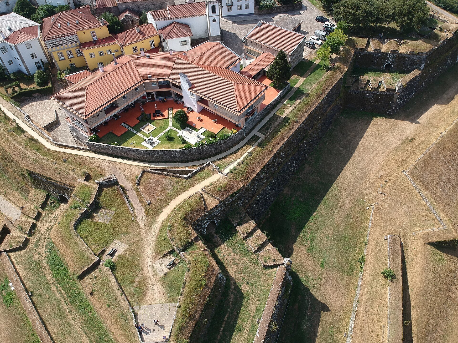 Fortaleza de Valença do Minho (Praça-forte de Valença), remparts bastionnés en étoile au-dessus du fleuve Minho face à Tui, Alto Minho, Portugal