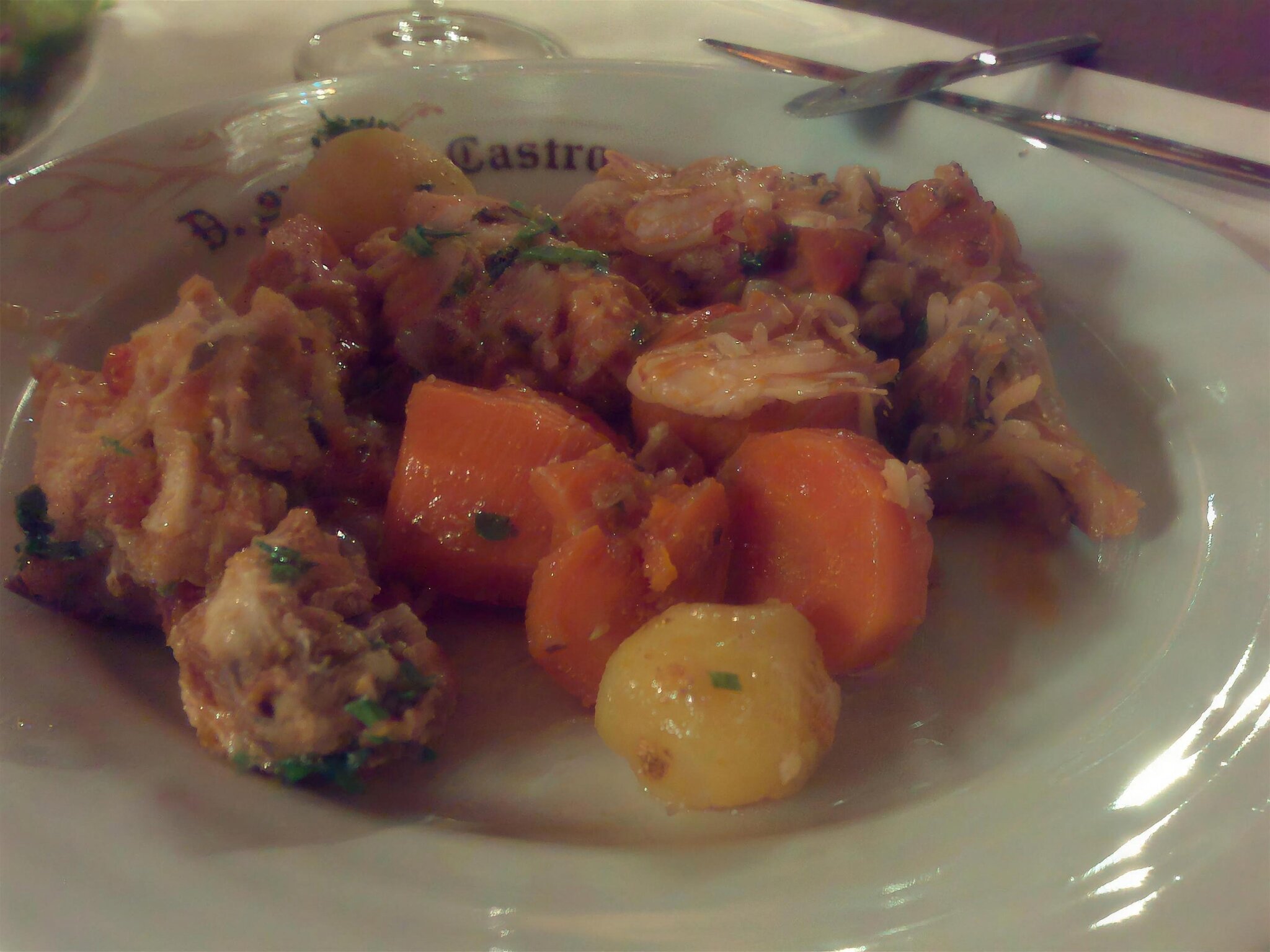 Frango na pucara servi dans une tasca de Estremadura