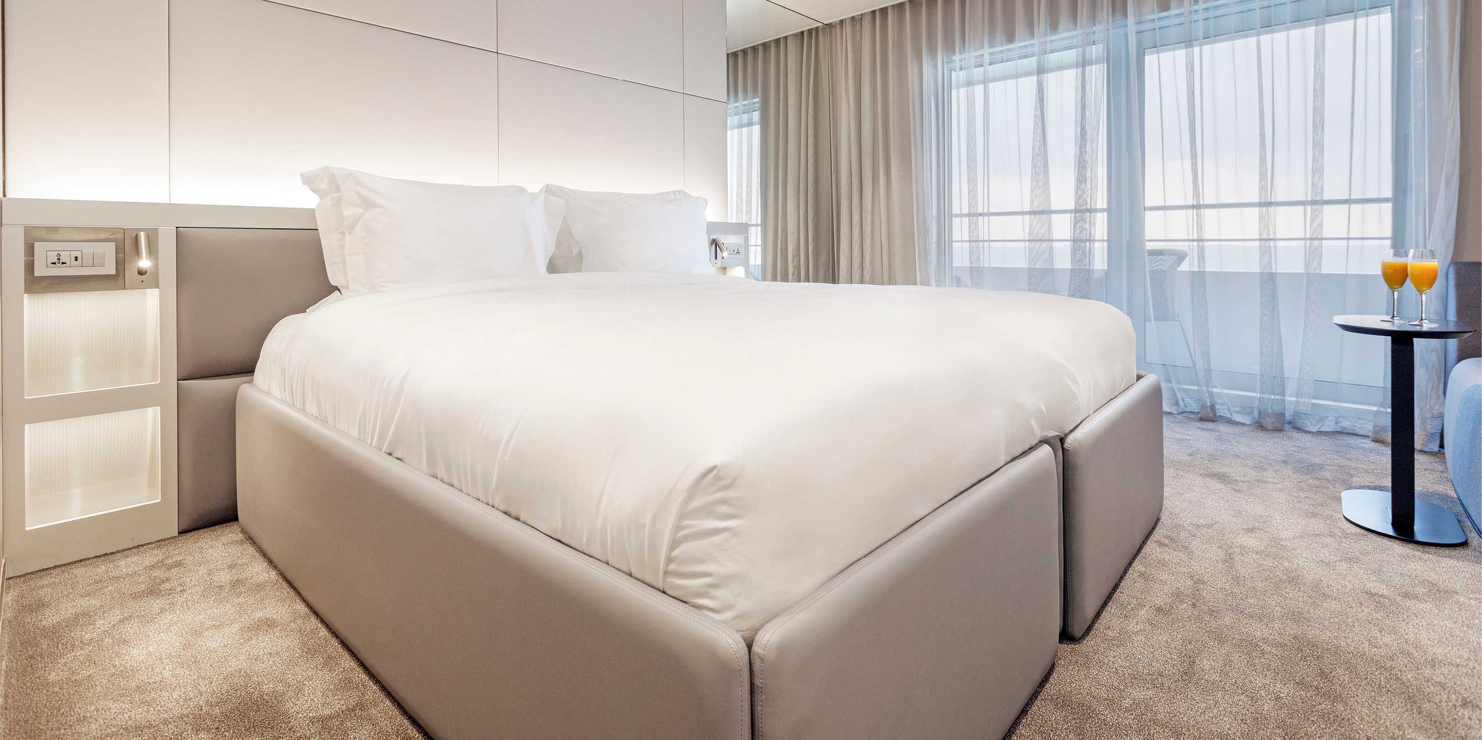 Emerald Yachts Balcony Suite interior