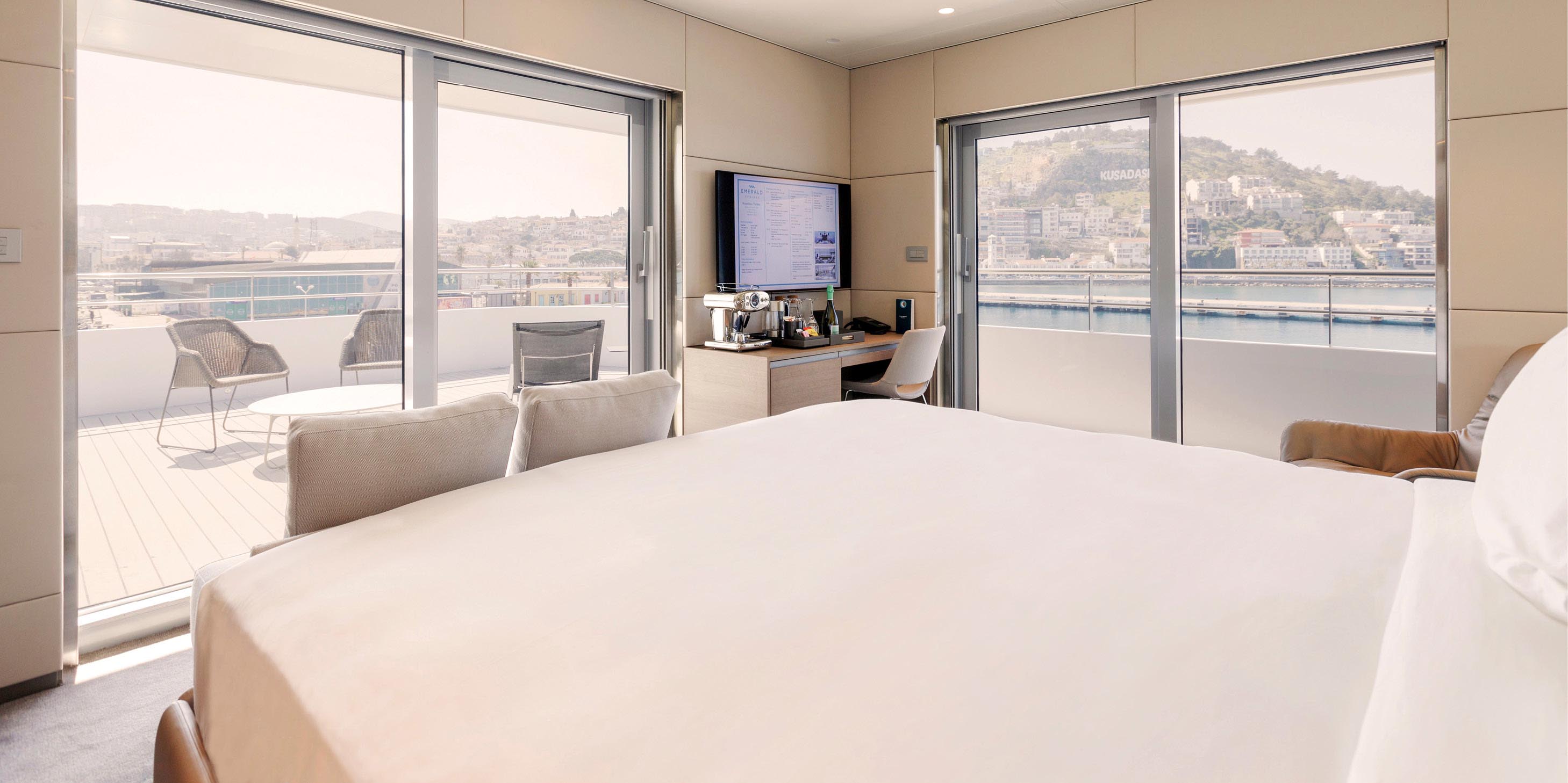 Emerald Yachts Terrace Suite interior