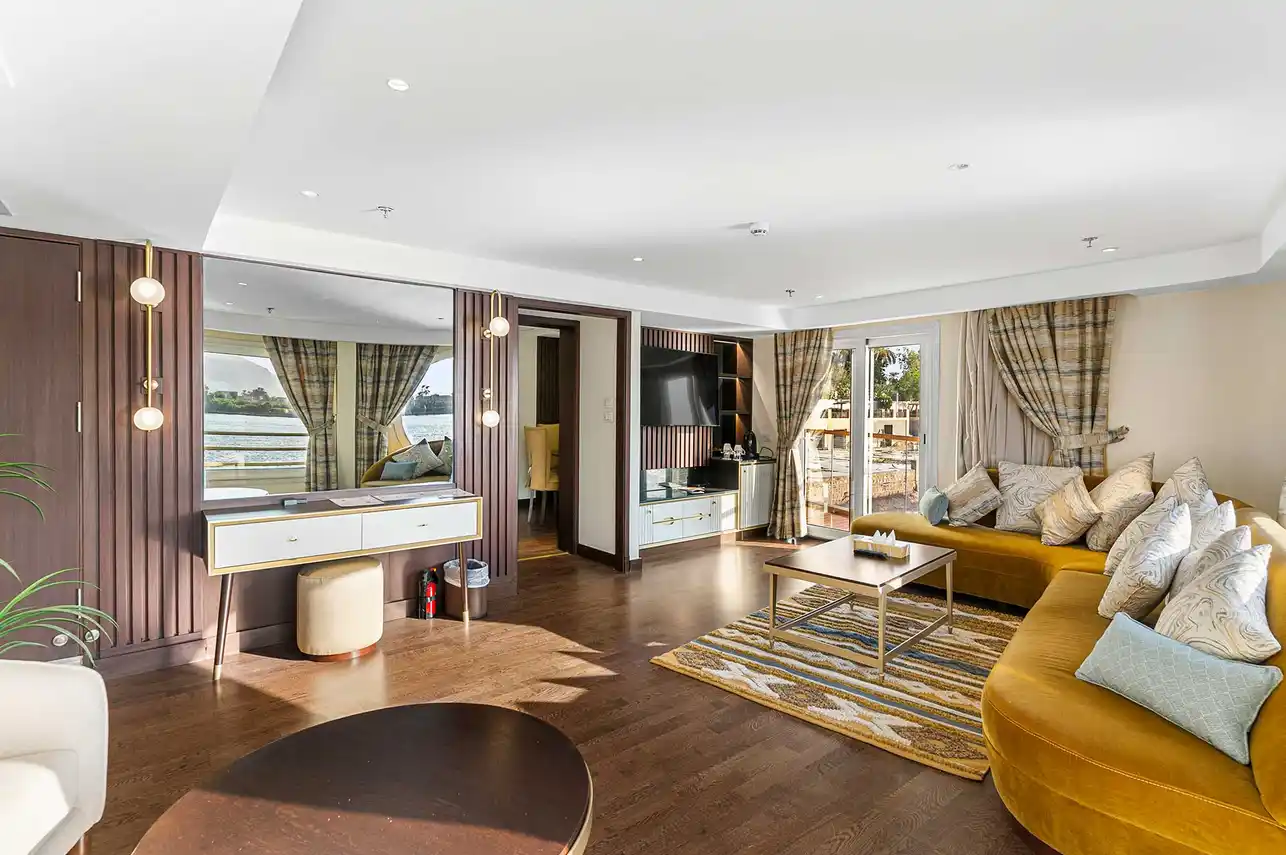 HS Nebu's Owner's Suite interior