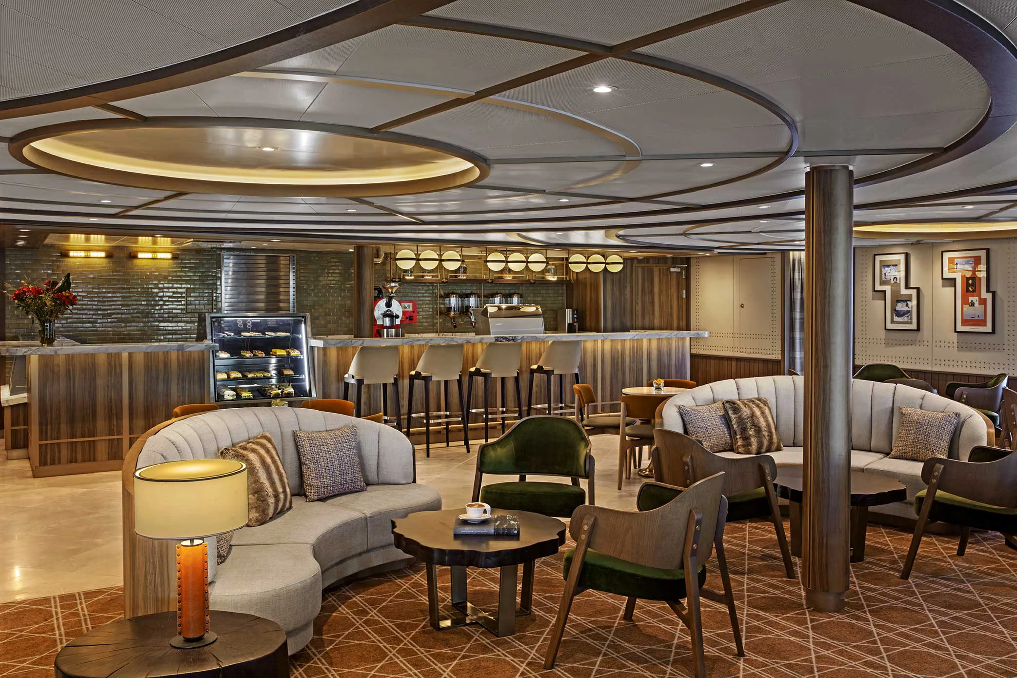 Seabourn Venture + Pursuit: Seabourn Square