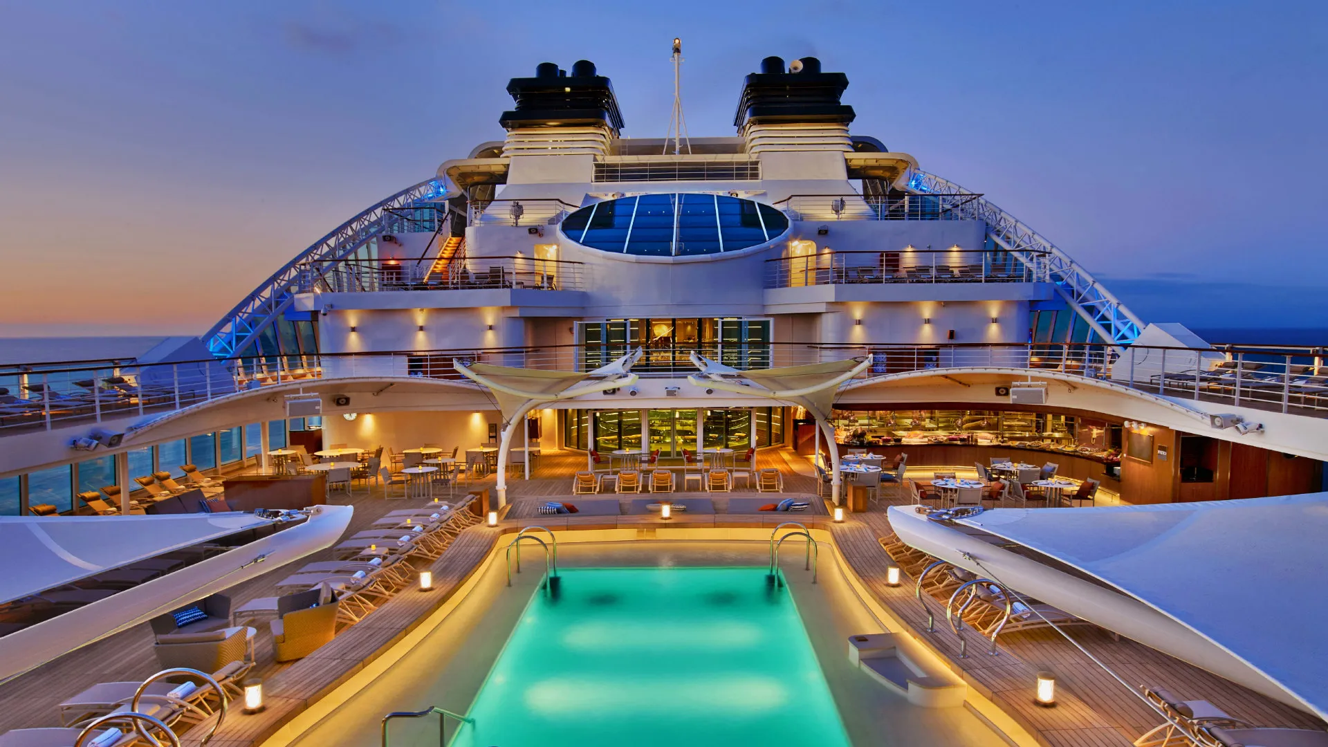 Seabourn Quest pool deck
