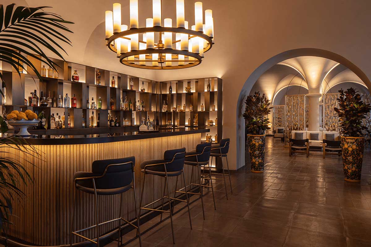 Lounge/bar area of an Anantara resort
