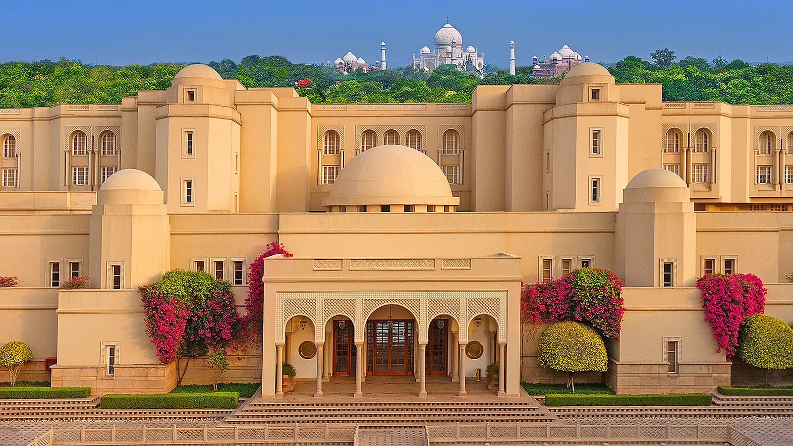 An Oberoi resort overlooking Taj Mahal