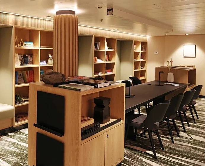 Swan Hellenic HS Minerva: Library