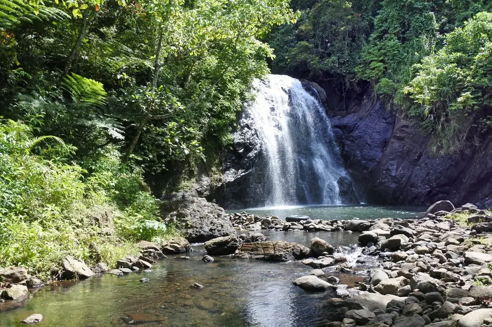 Vuadomo village waterfall in Fiji