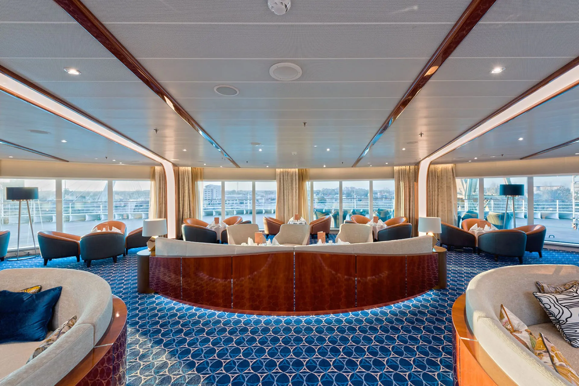 Bow lounge on the Seabourn Ovation cruise ship