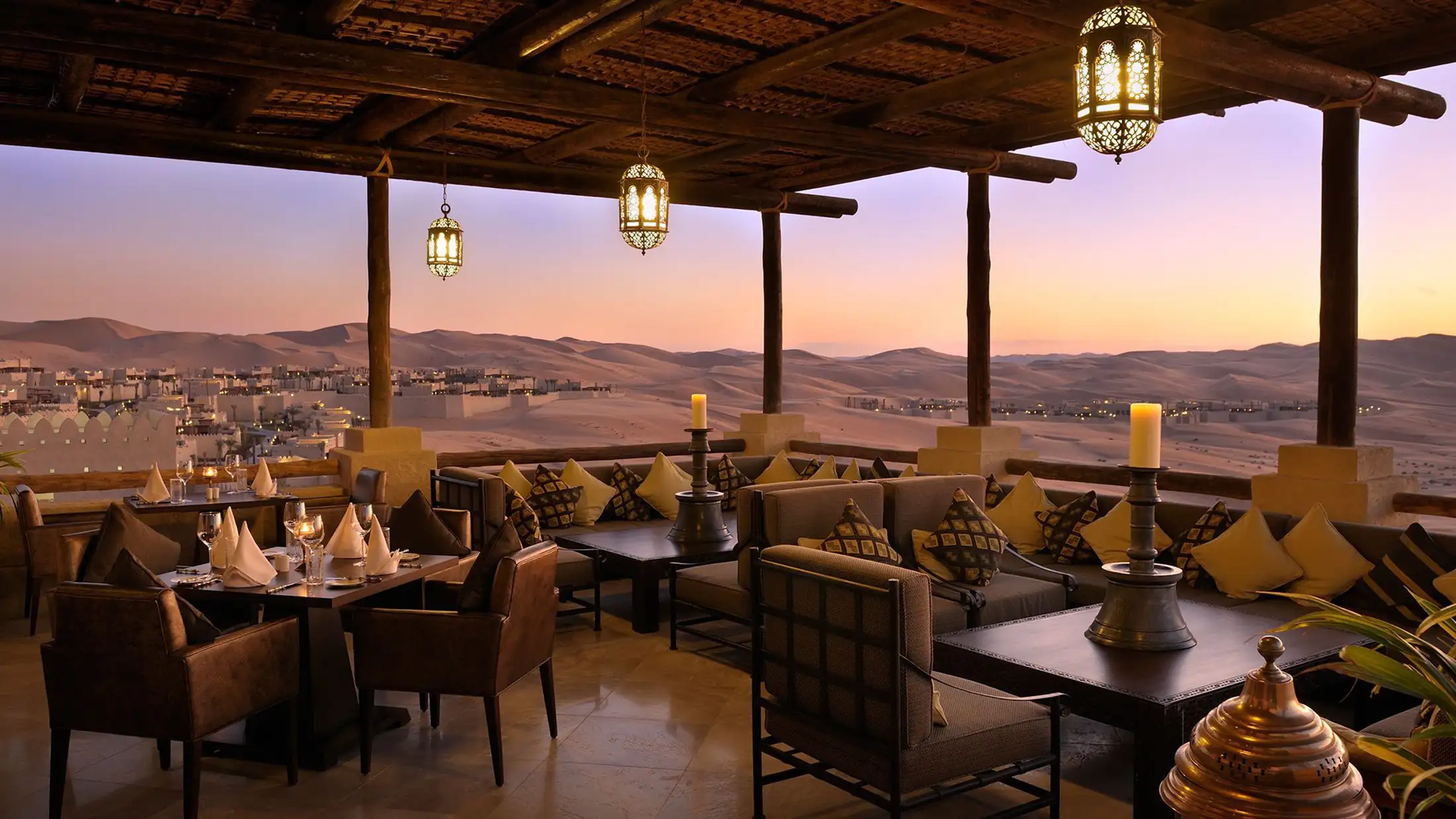 Outdoor dining at Qasr Al Sarab Resort & Spa