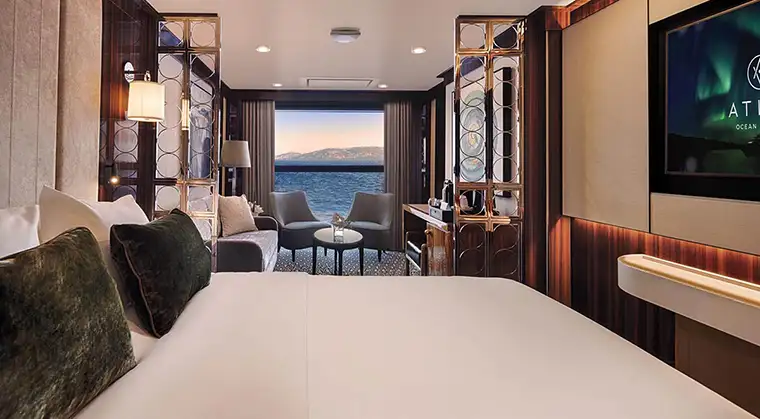 World Navigator: Horizon Stateroom