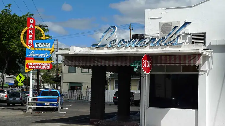 Leonard's Bakery malasadas