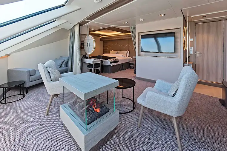 MS Roald Amundsen: MF Expedition Corner Suite