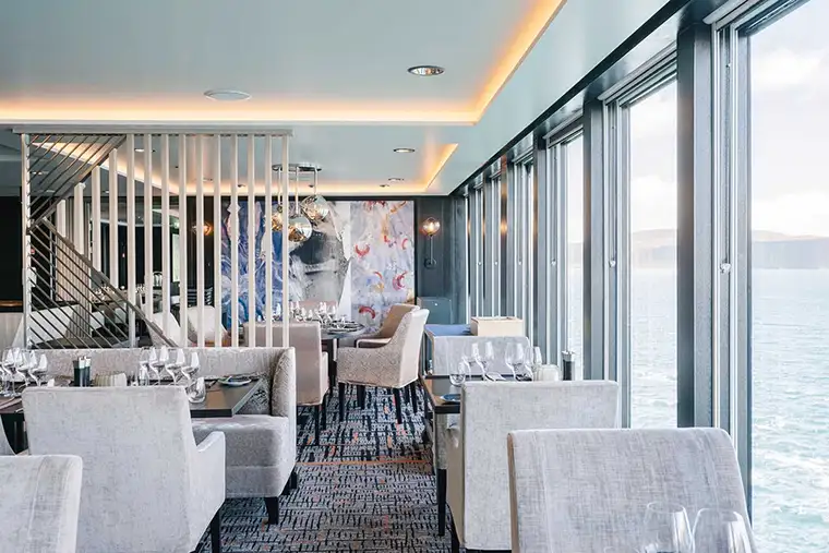 MS Roald Amundsen: Restaurant Lindstrøm