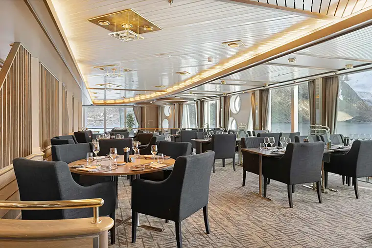 MS Fram: Restaurant Lindstrøm