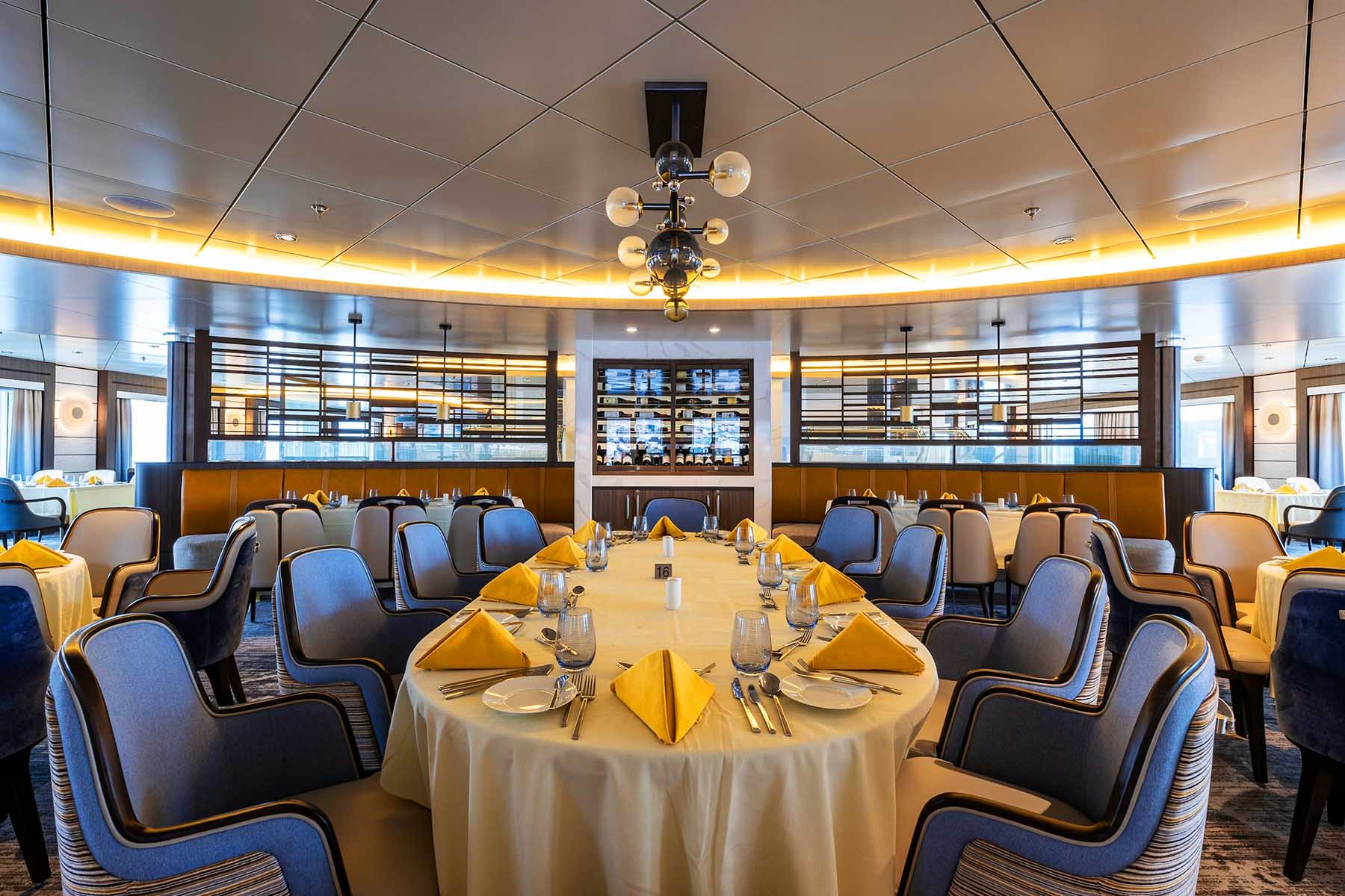 Sylvia Earle Borealis Restaurant dining room