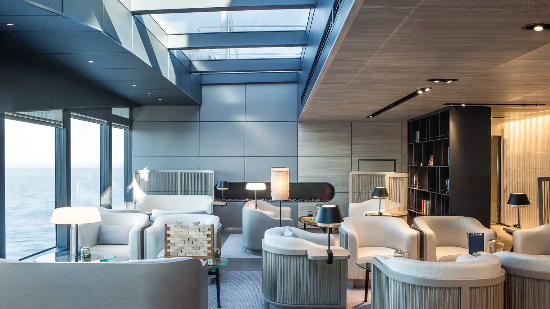 Le Commandant Charcot Le Bar social lounge