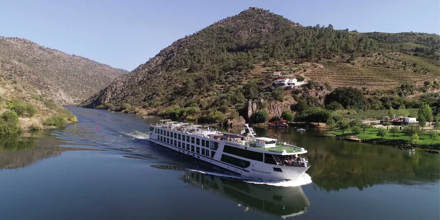 Emerald Radiance river cruise ship