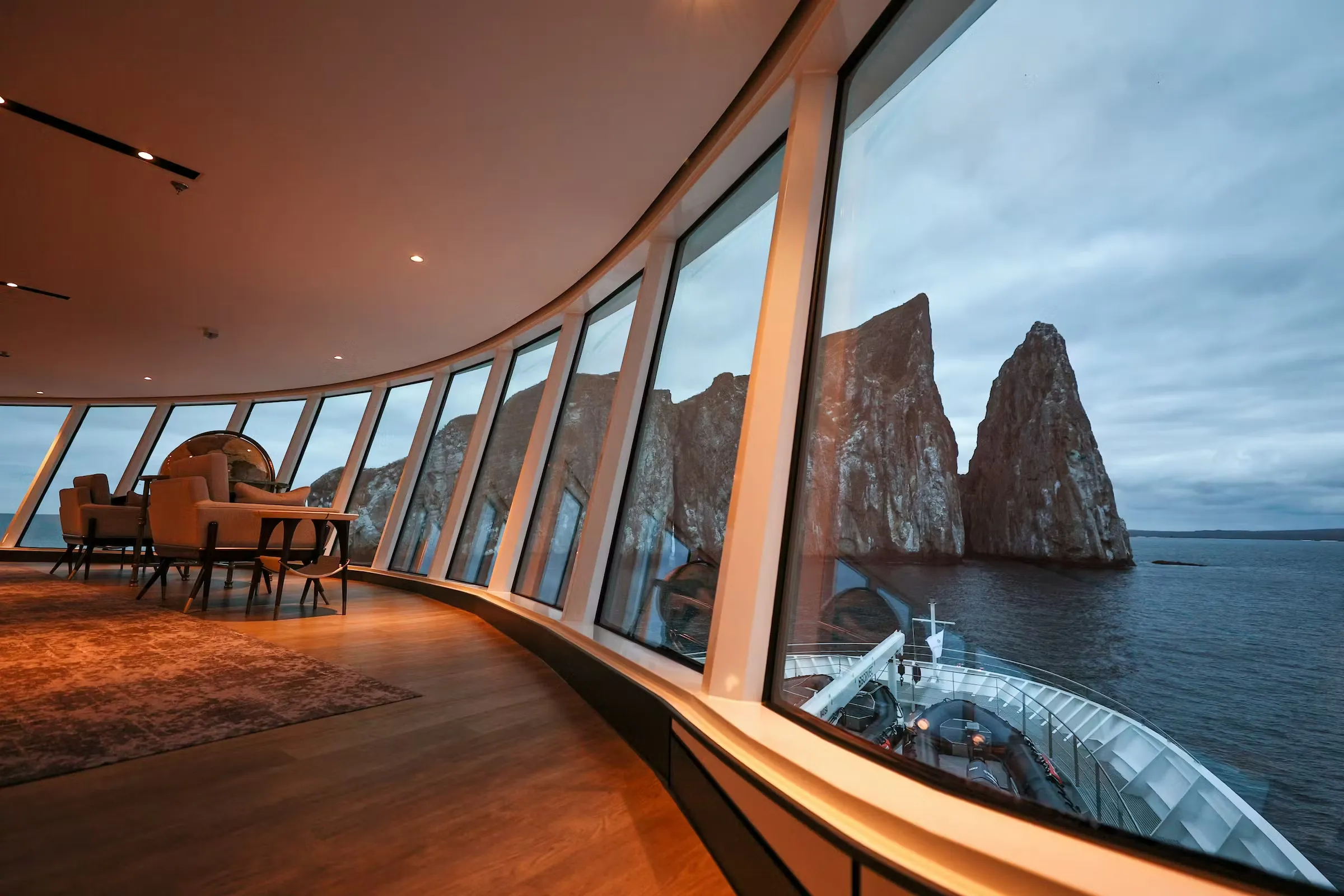 Silversea cruise ship observation lounge
