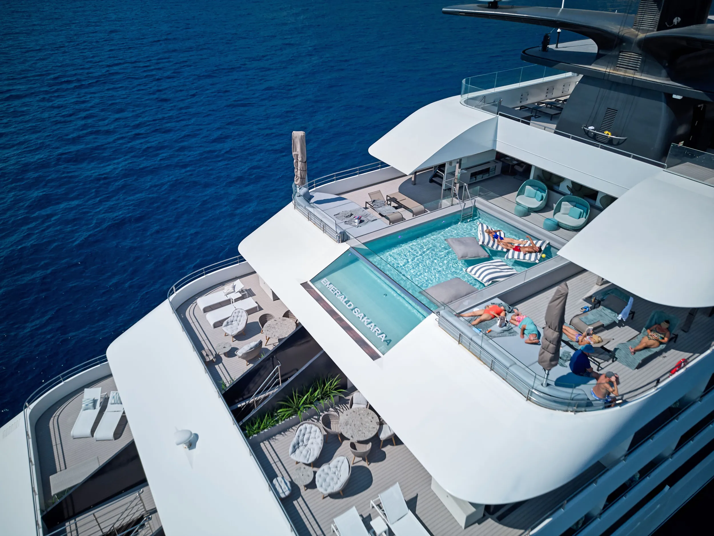 Emerald luxury yacht marine platform