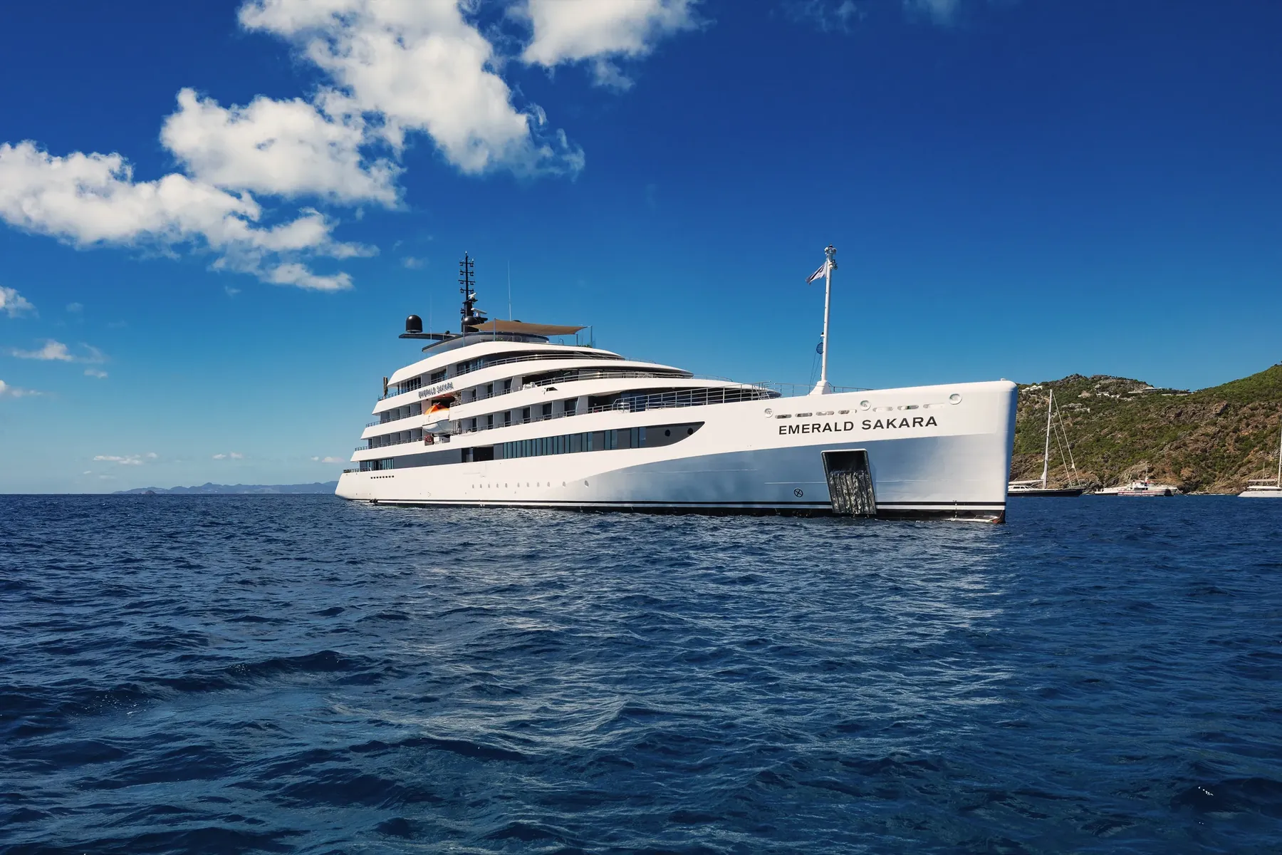 Emerald Sakara luxury yacht