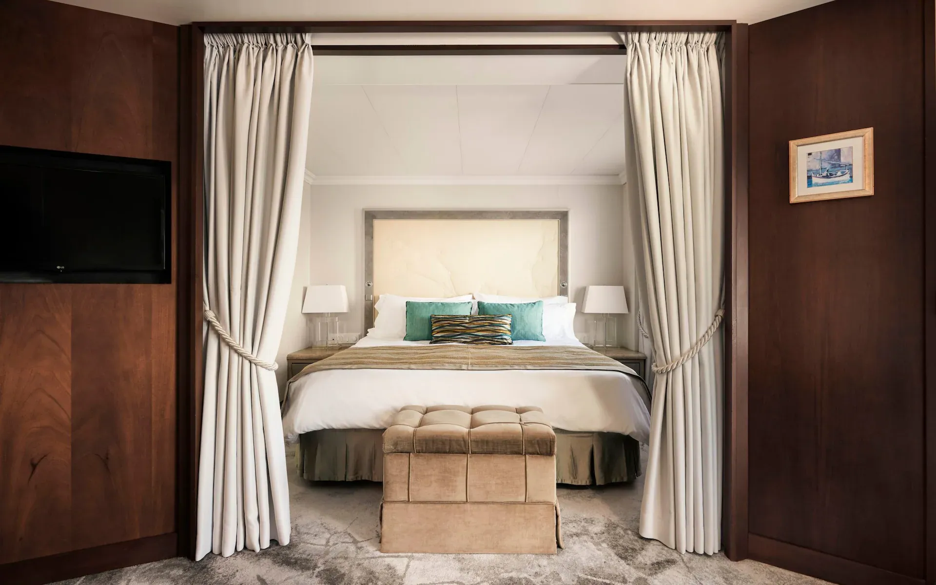 Crystal Symphony Sapphire Veranda Suite interior
