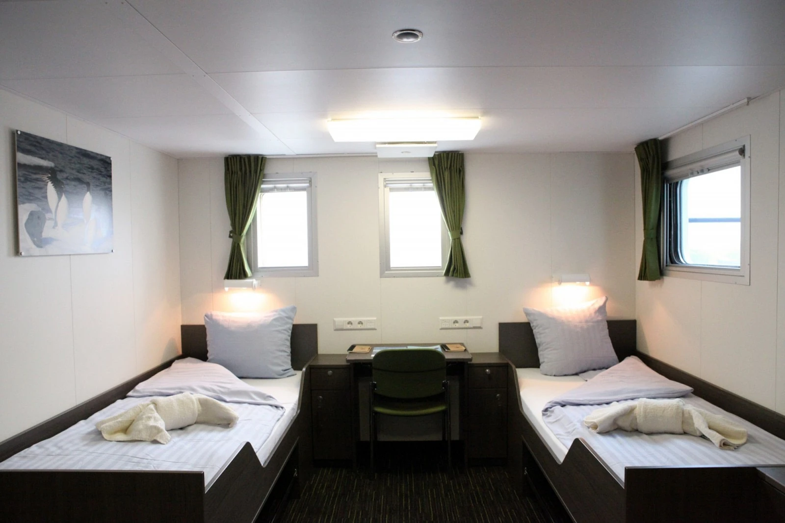 Twin Deluxe cabin aboard MV Ortelius and MV Plancius