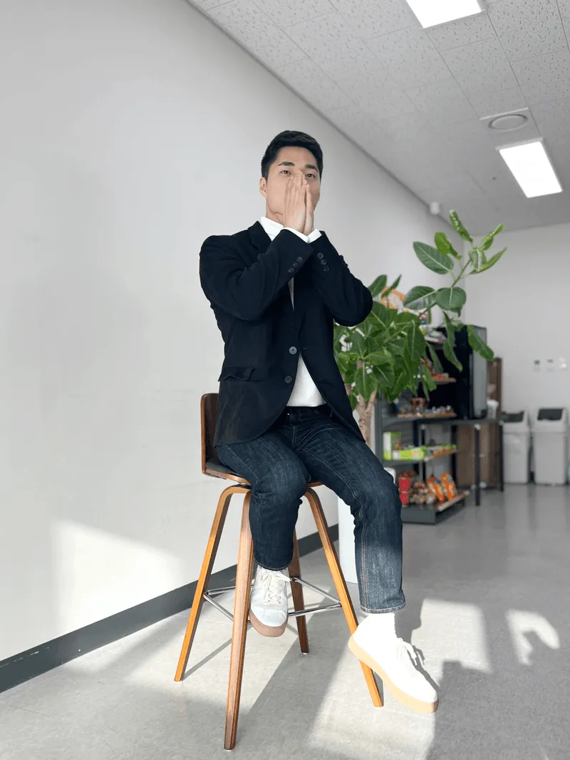 크리스 (AI 콘텐츠 제작 및 매니징)