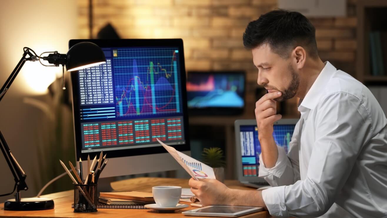 a trader thinking - Advanced Forex Trading