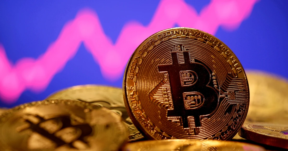 Trading and finance concept illustration — forex trading vs crypto trading