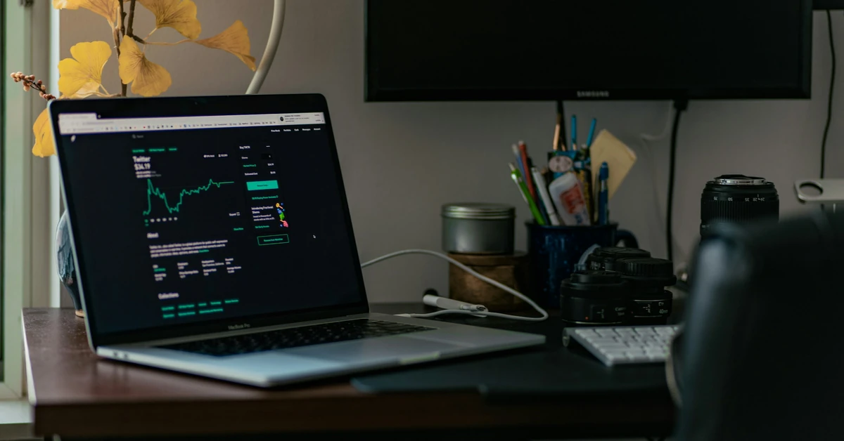 Trading and finance concept illustration — topstep vs apex