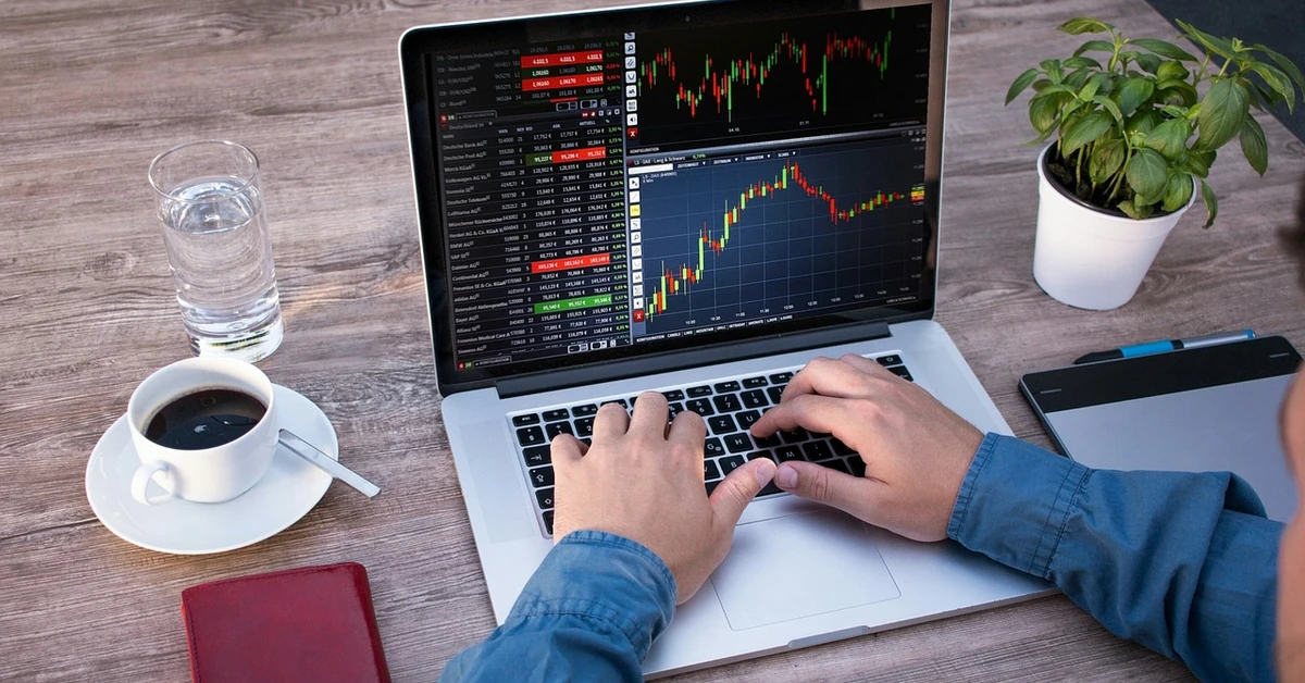 Trading and finance concept illustration — how to trade cfds online