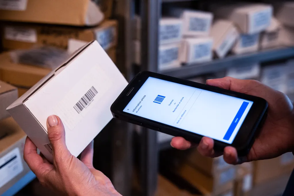 scansione di un codice a barre con uno smartphone