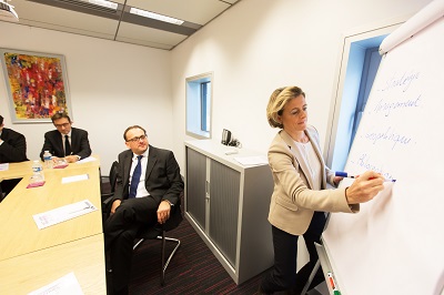 Hoe word ik vlotter in vergaderingen in het Engels?
