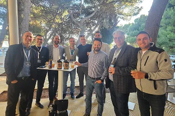 Attendees networking between sessions