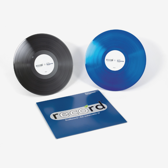 Schwarze, geschwungene Welllinien, die auf einem türkisfarbenen Hintergrund wie eine Stimme oder Schallwelle aussehen.