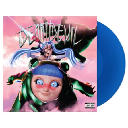 Albumcover von Ashnikko mit einem fantasievollen Cartoon-Gesicht mit blauen Haaren vor einem rosafarbenen Himmel und blauem Vinylschallplatten-Design.