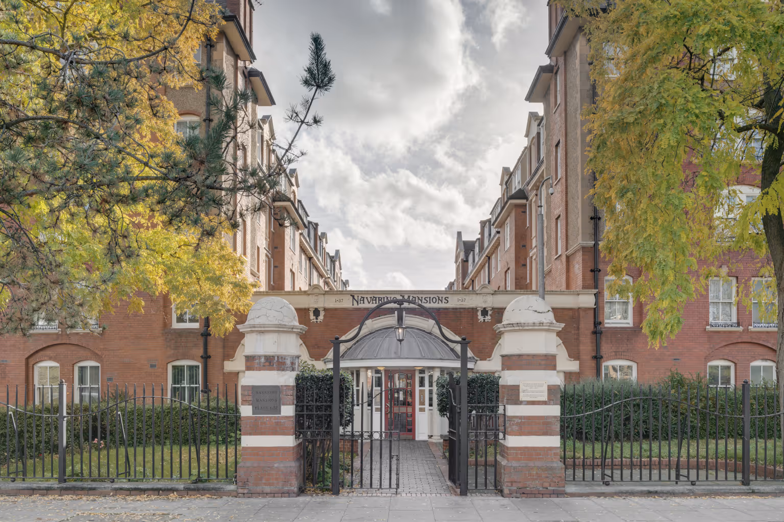 Navarino Mansions