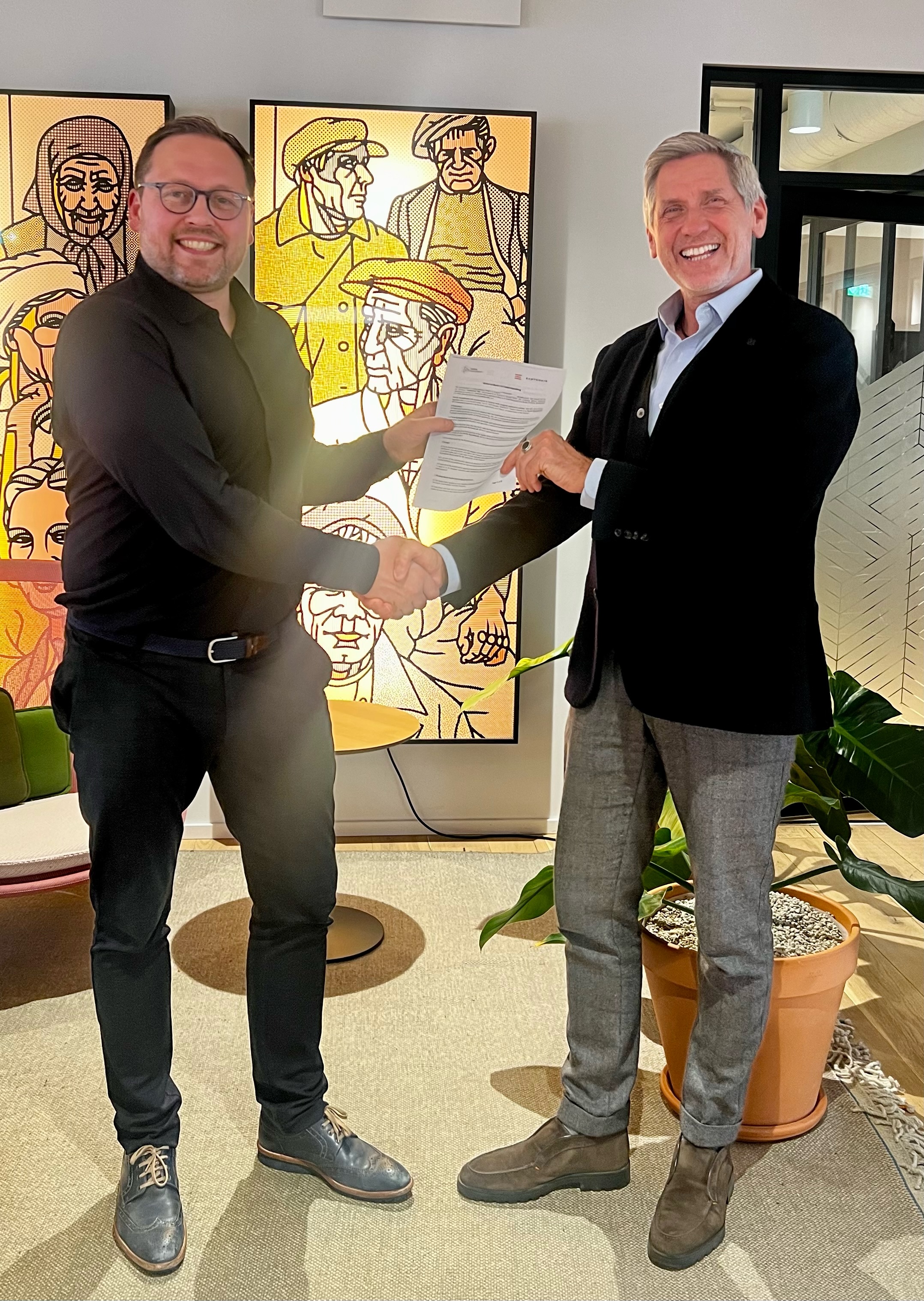 Til venstre: Steinar Bjoggi fra EarthGrid Til høyre: Jonny Hesthammer fra Norsk Kjernekraft