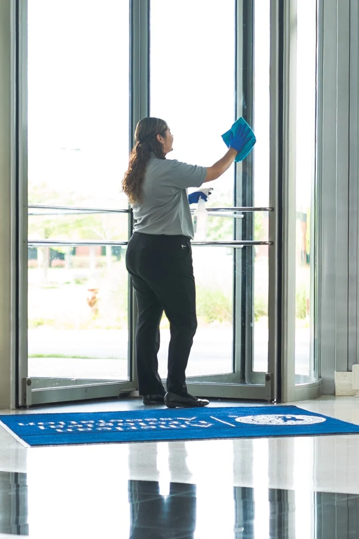 Commercial janitorial cleaning services for office buildings