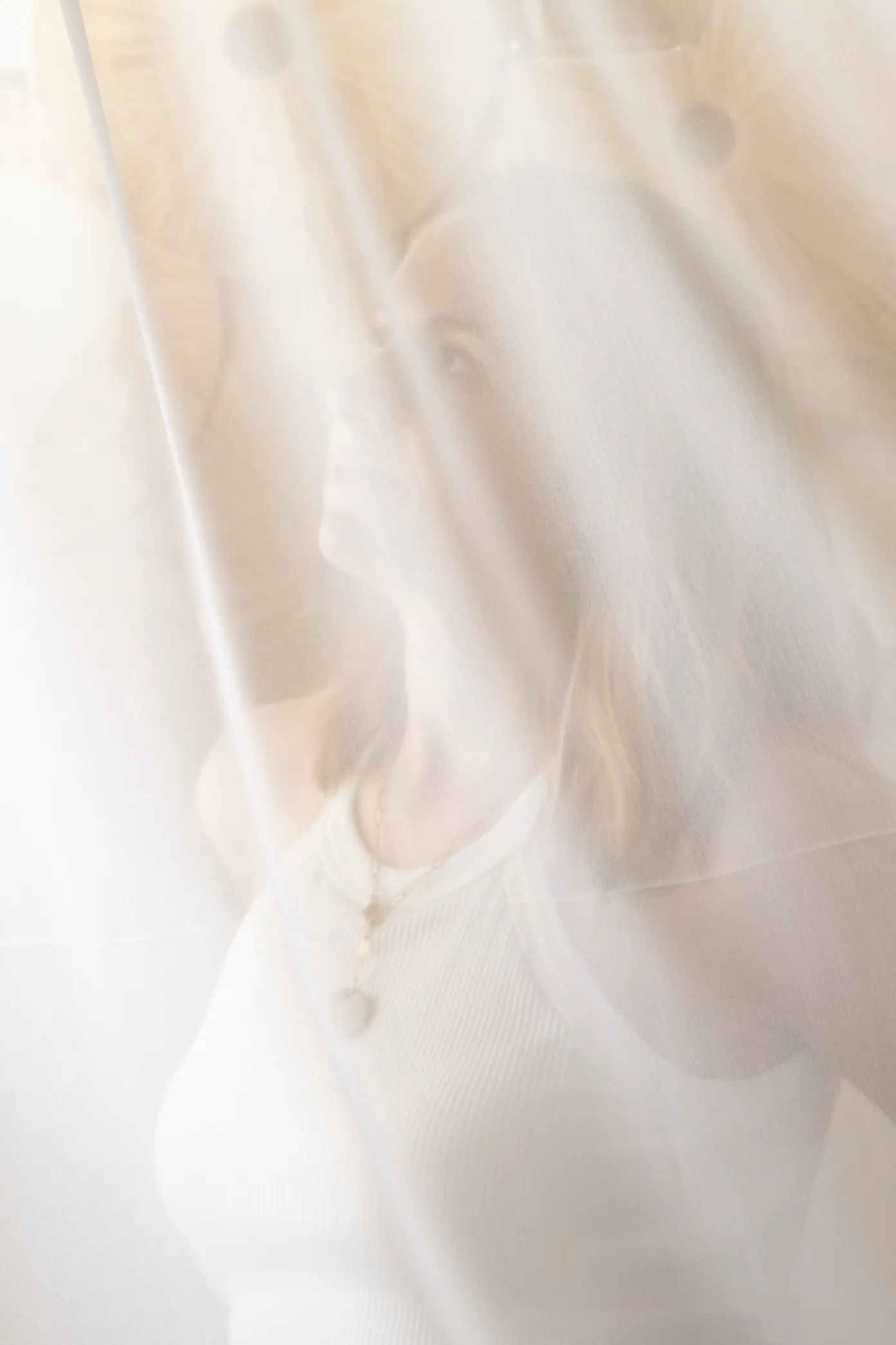 Photographie abstraite et énergétique de Loïs Clement-Tacher, diététicienne et nutritionniste au cabinet RESSOURCES à Biarritz