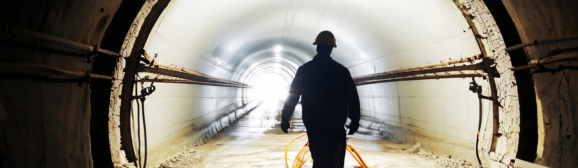 visuel d'une personne allant faire des travaux