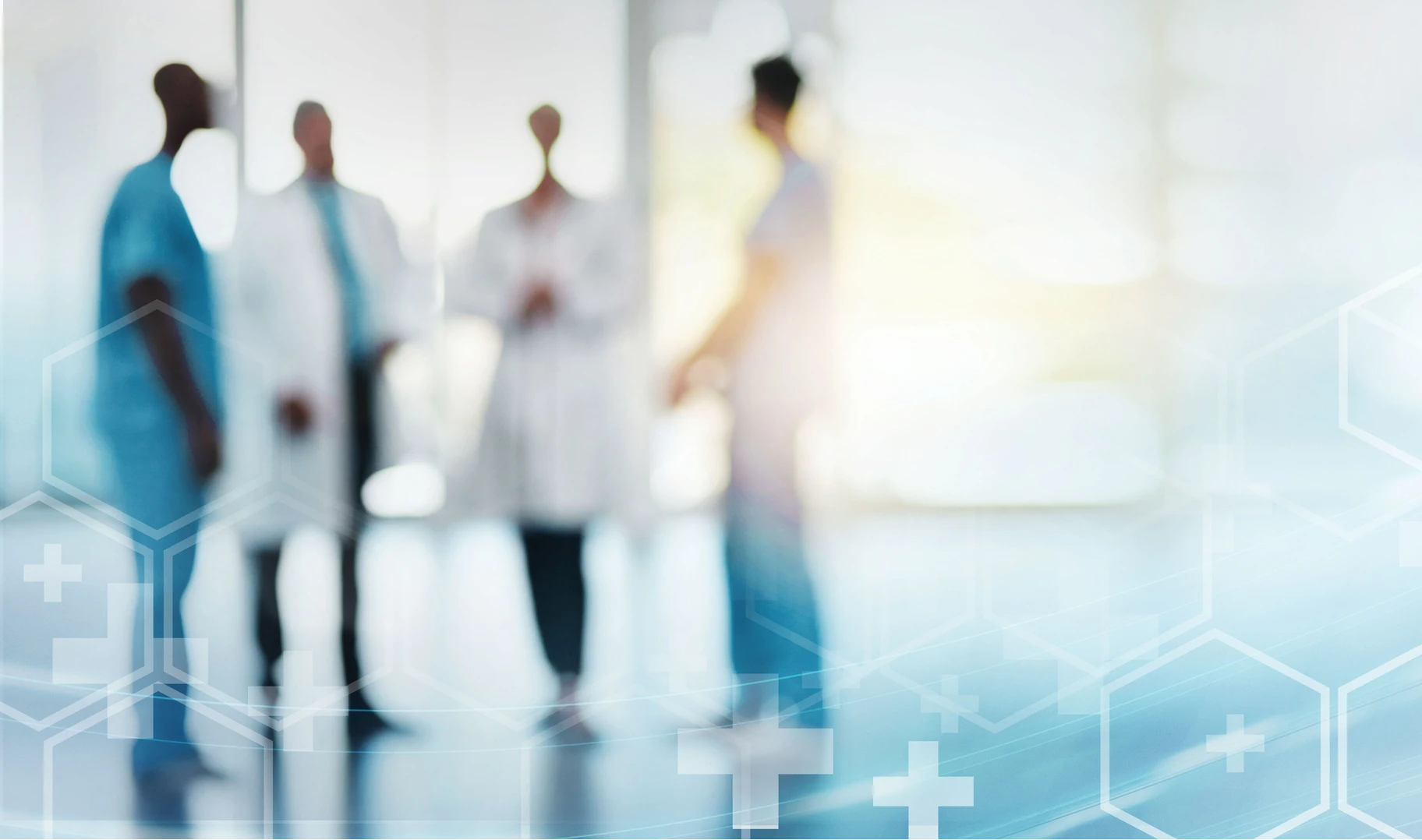 Visuel de médecins discutant ensemble 