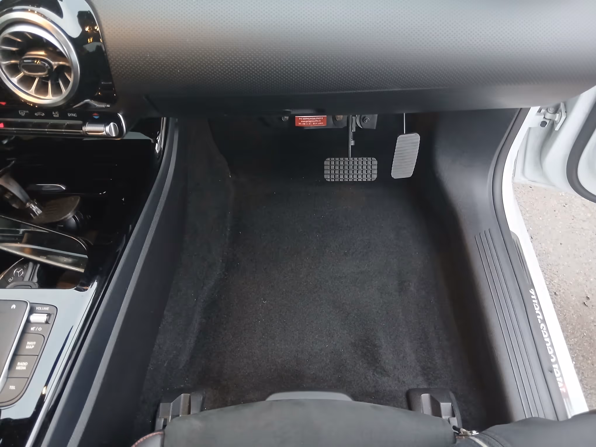 image of air conditioning repair (for an automotive service)