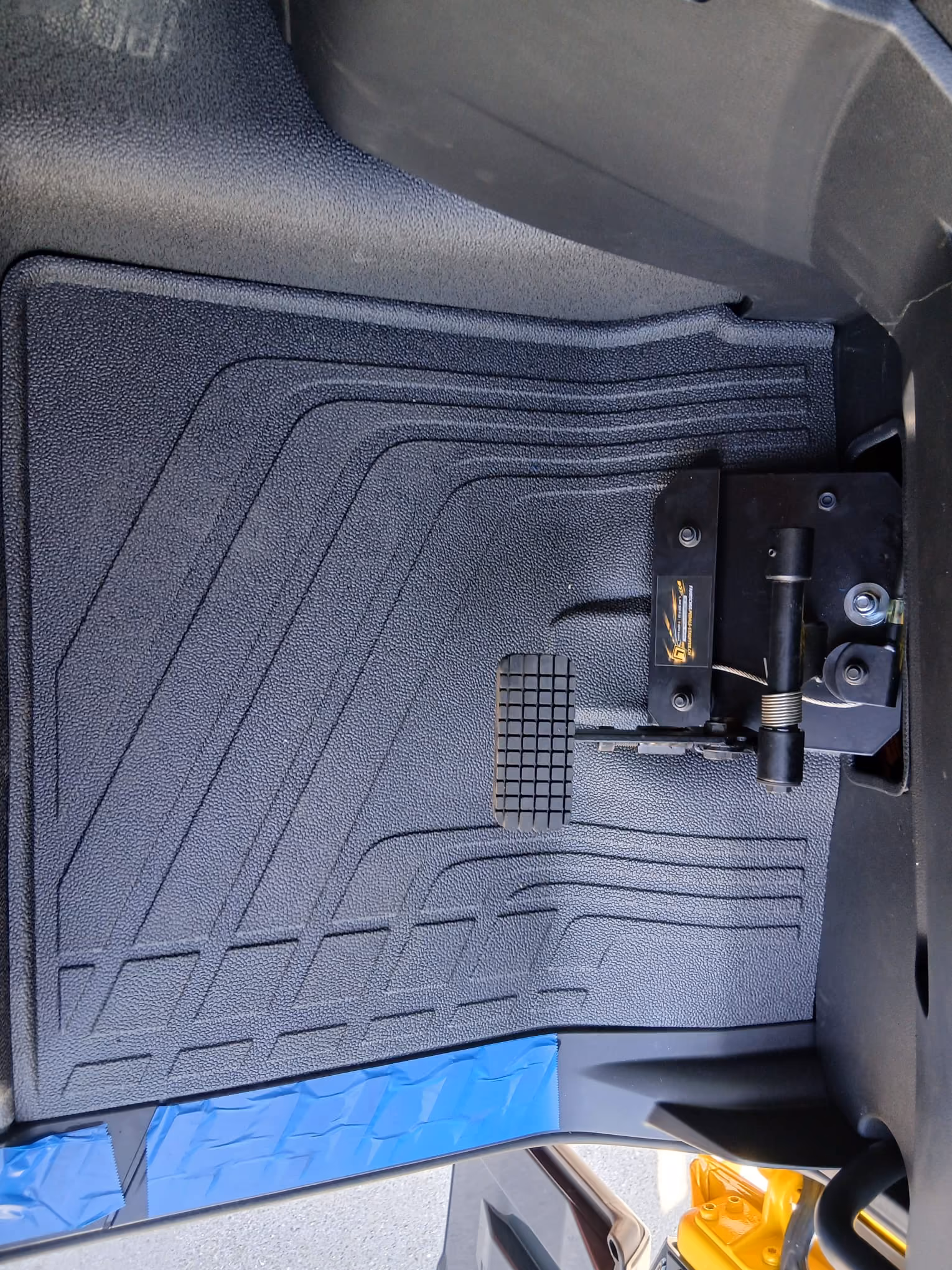 image of air conditioning repair (for an automotive service)