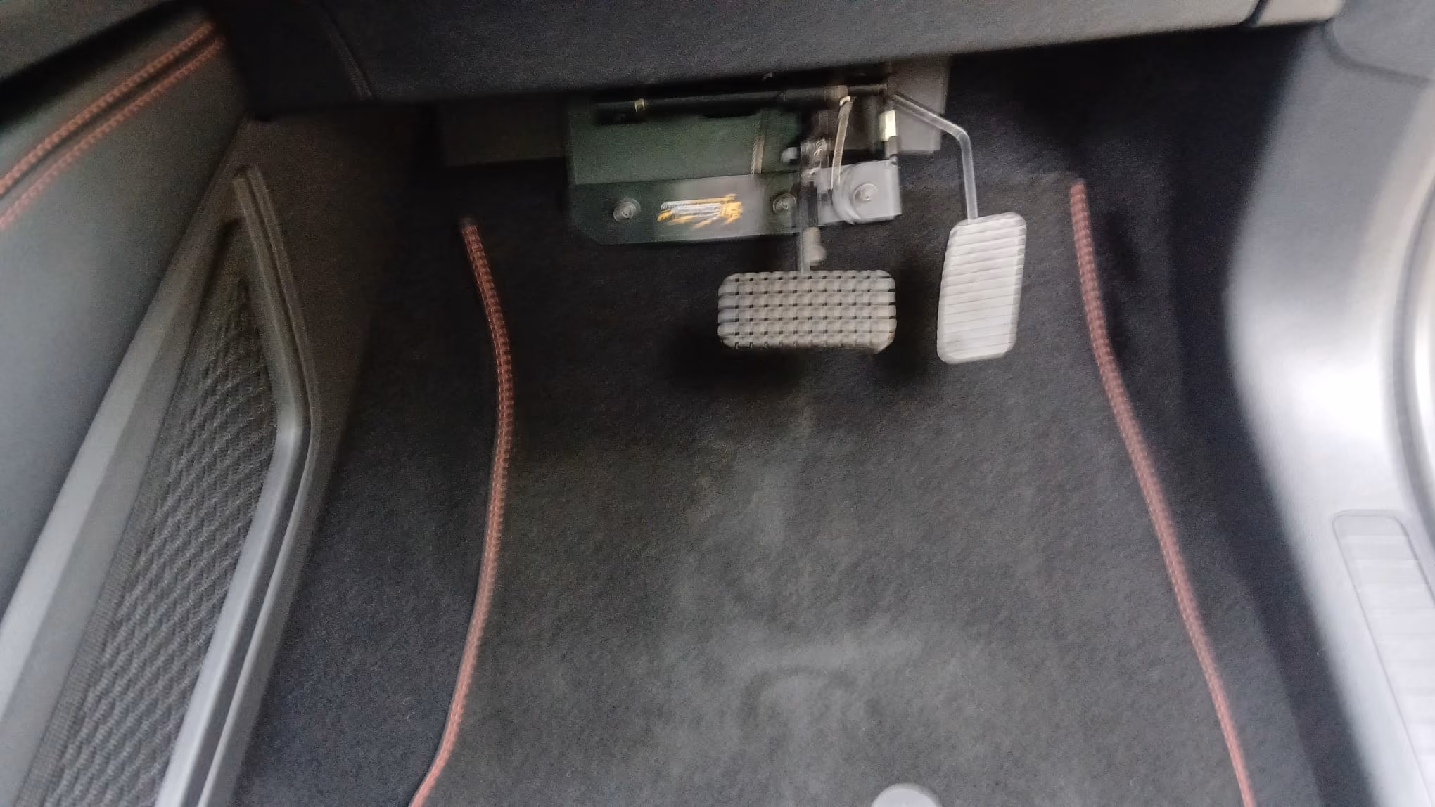 image of air conditioning repair (for an automotive service)