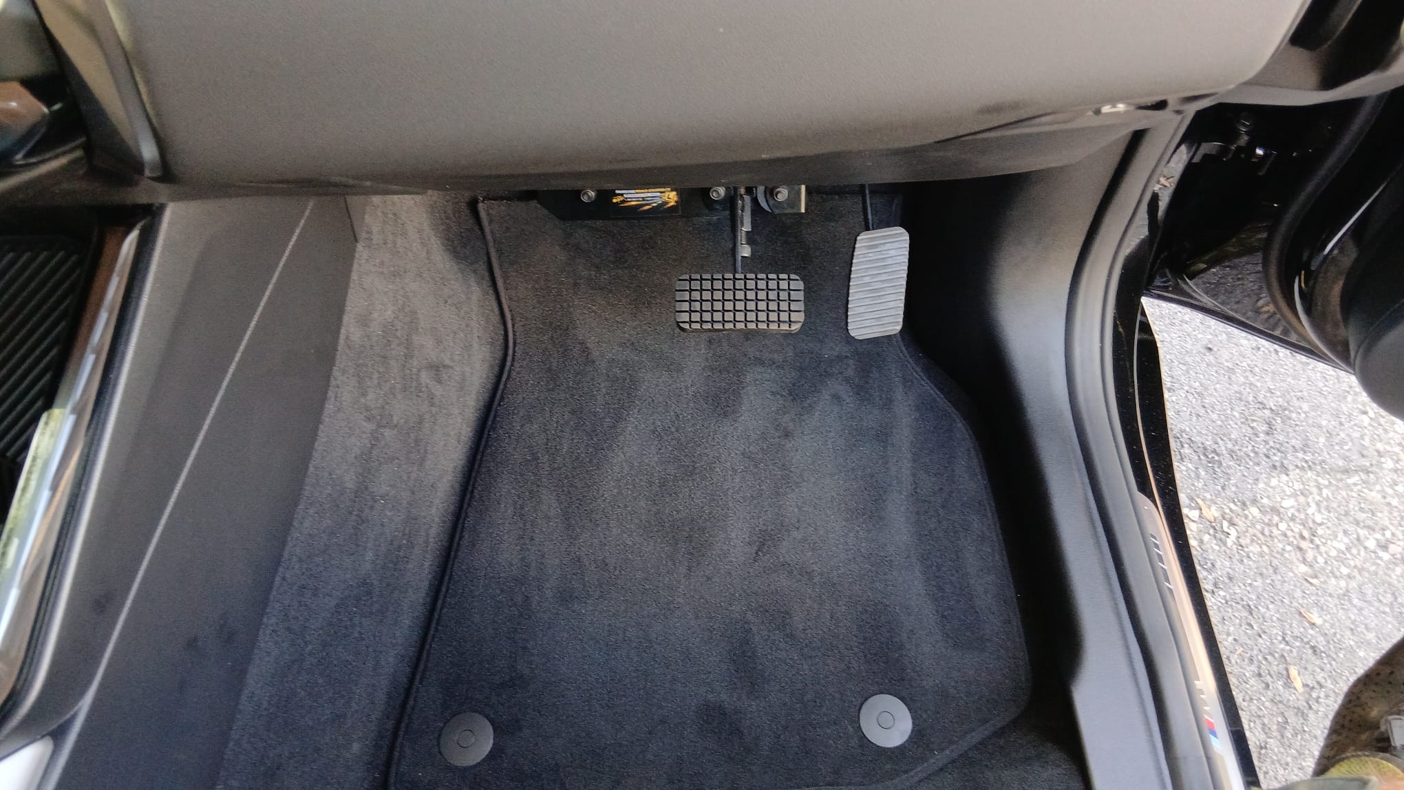 image of air conditioning repair (for an automotive service)