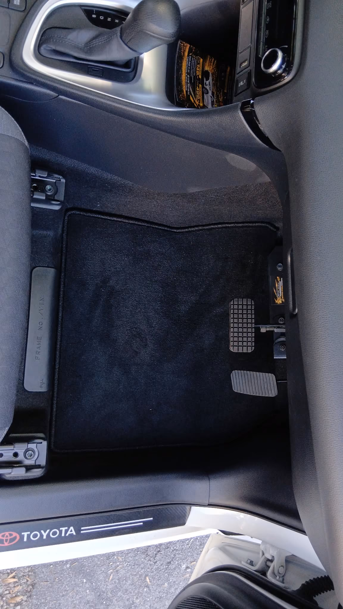 image of air conditioning repair (for an automotive service)