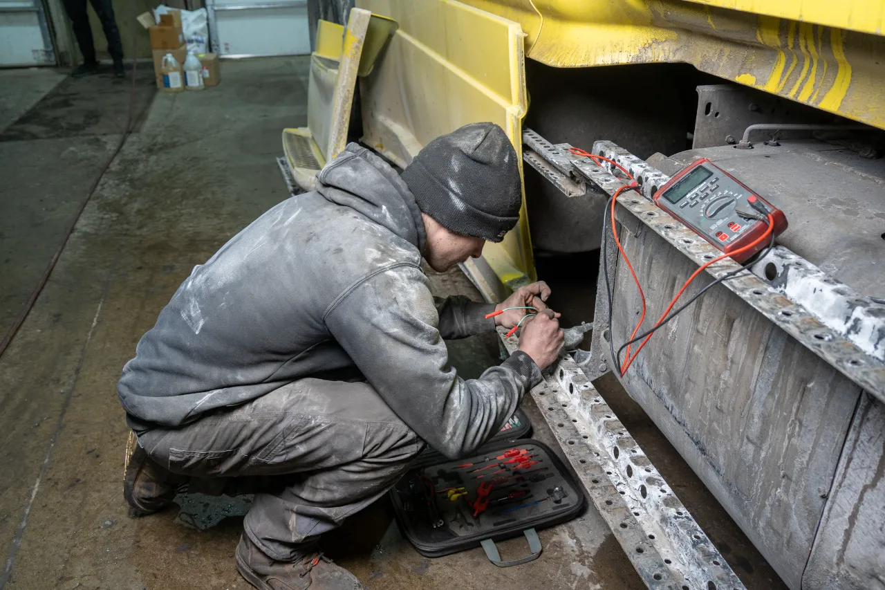 How Early Diagnostics Reduce Downtime and Repair Costs for Heavy-Duty Trucks