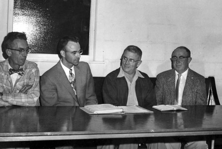 1956 El pastor Paul Hayden y su equipo